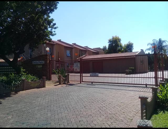2 BEDROOM TOWNHOUSE FOR SALE IN DORANDIA